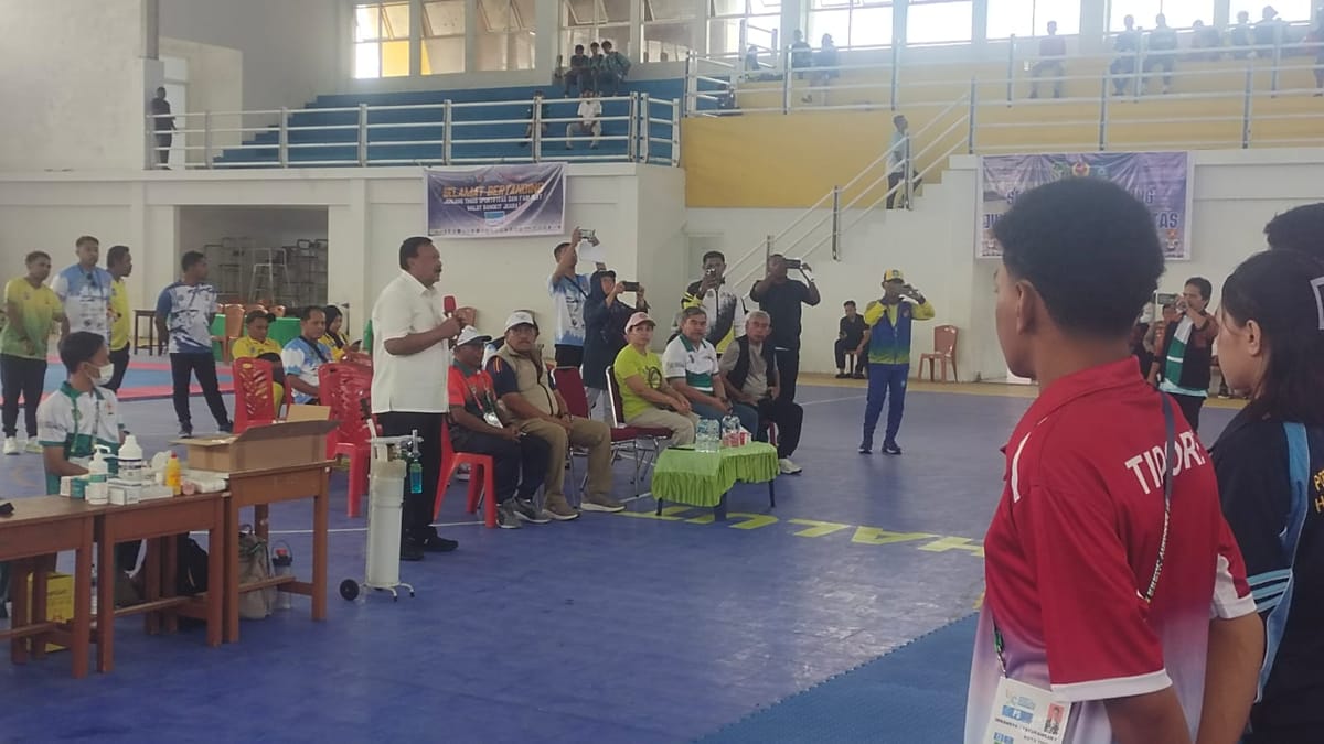 Waketum KONI Buka Pertandingan Cabor Karate Porprov V Malut
