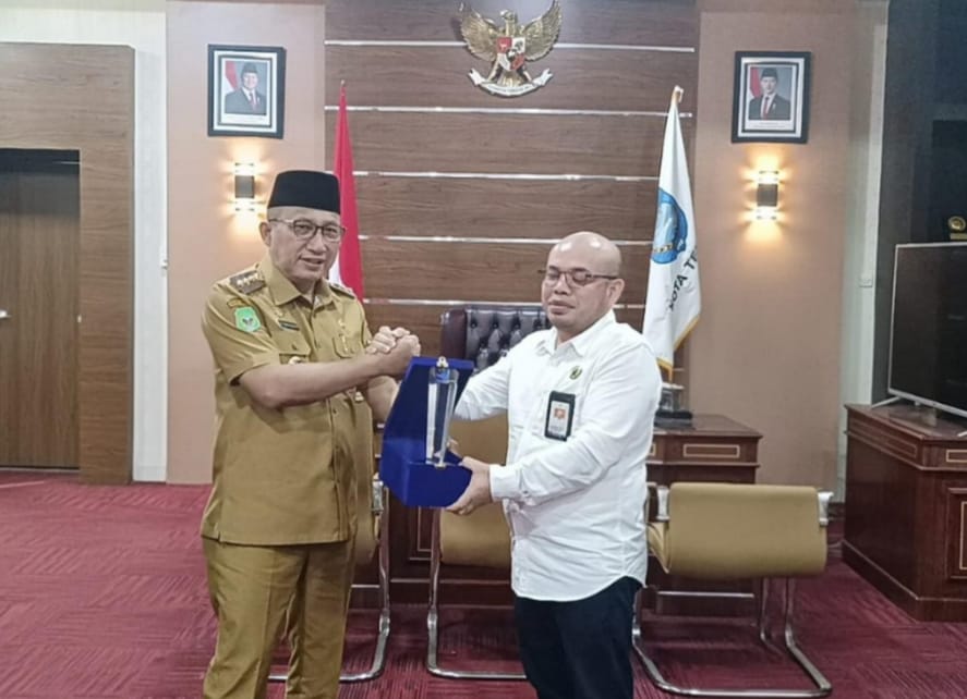 Kota Ternate Terima Anugerah BPOM RI Sebagai Terbaik I Regional Timur Kabupaten/Kota Pangan Aman Tahun 2025