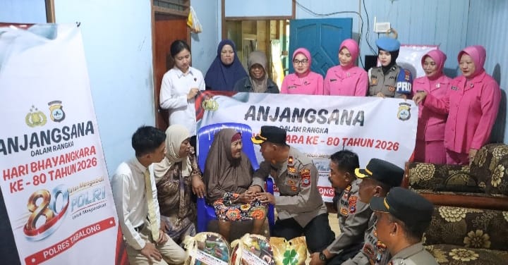 Polres Tabalong Laksanakan Anjangsana Ke Purnawirawan Polri Dan Warakawuri Jelang Hari Bhayangkara Ke 80