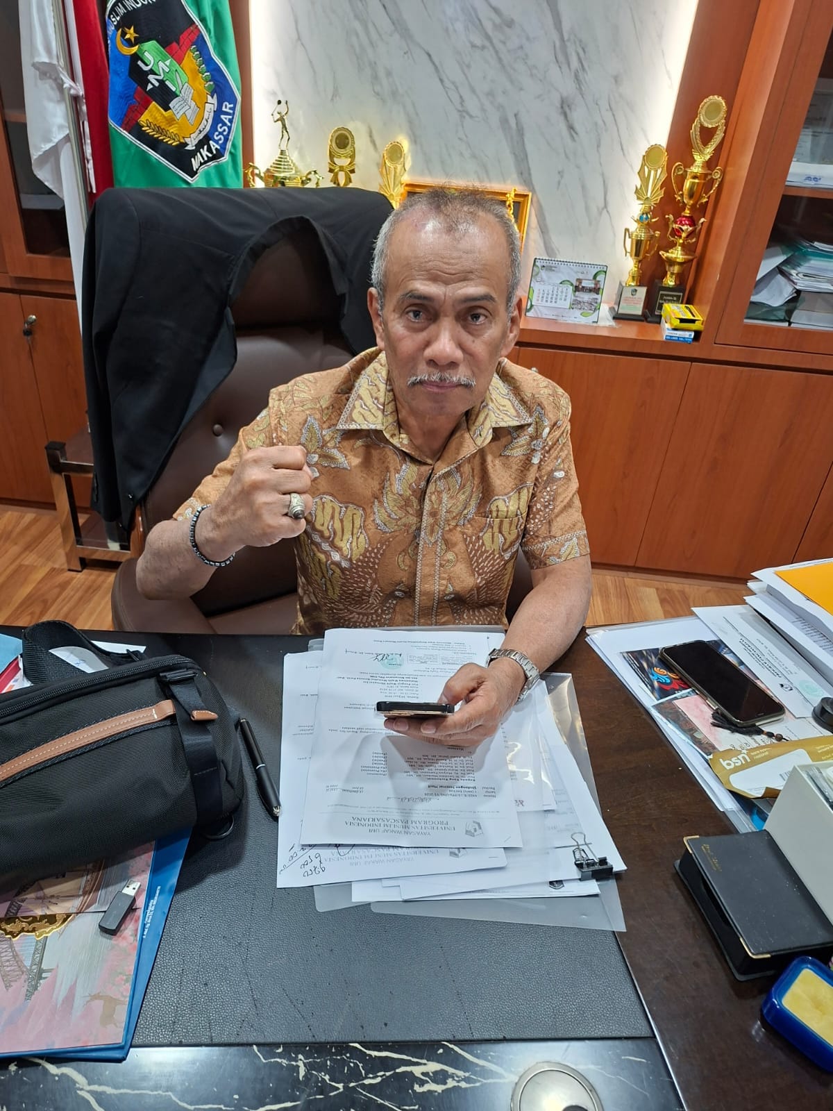 Prof. Dr. La Ode Husen: MBG Bisa Menjadi “Bom Waktu Kleptokrasi”, Rakyat Diberi Makan, Elite Menjarah Anggaran