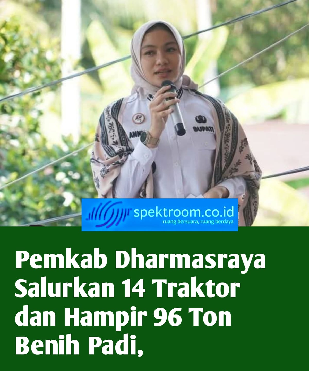 Pemkab Dharmasraya Salurkan 14 Traktor dan 95 Ton Benih Padi, Perkuat Ketahanan Pangan