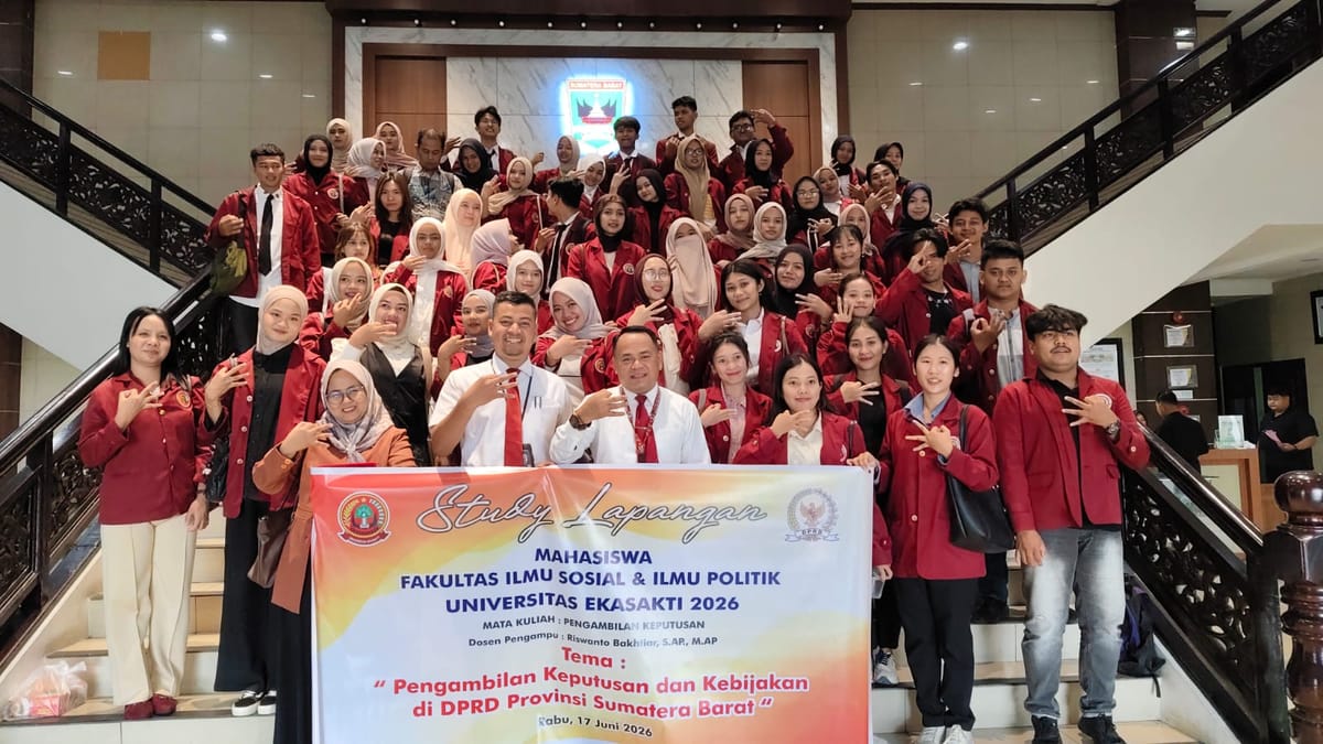 Mahasiswa Fisipol Universitas Ekasakti Ikuti Rapat Paripurna DPRD Sumatera Barat dan Laksanakan Studi Lapangan