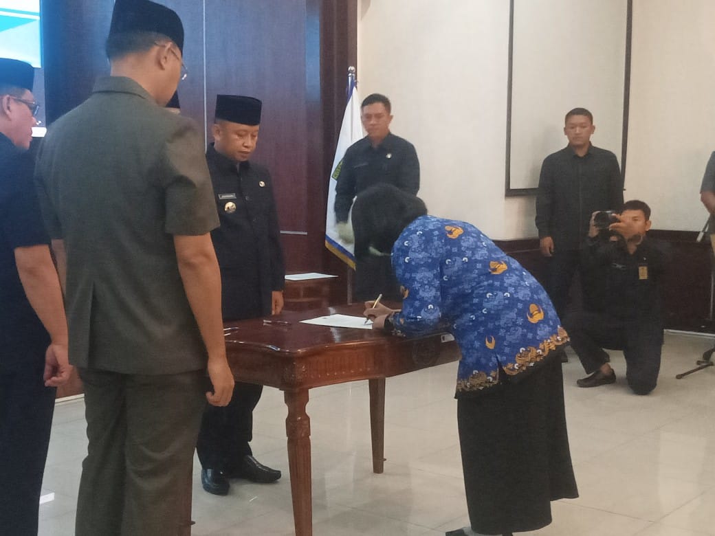Walikota Depok Supian Suri  Ambil Sumpah 105 ASN Baru,Terapkan Manajemen Talenta