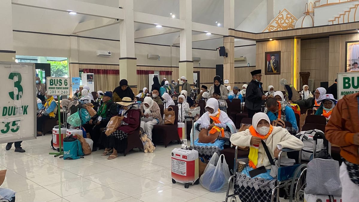 Nekat Bawa Zam Zam Di Koper, Warnai Kepulangan Jamaah Haji Debarkasi Solo