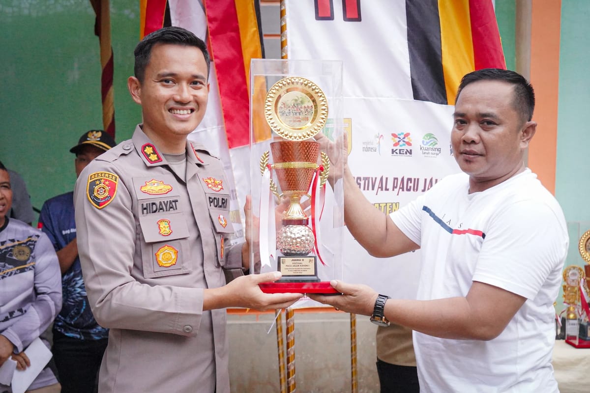 Puncak Event Festival Pacu Jalur Rayon I Inuman, Mahkota Juara Diraih Jalur Alam Cahayo Tuah Nagori