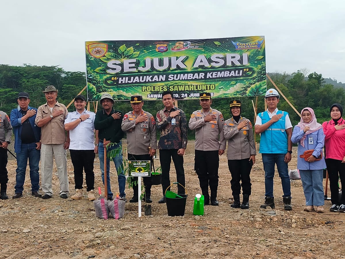 Kapolda Sumbar Canangkan Gerakan Penghijauan, Tanam Pohon di Lahan Bekas Tambang Batubara PT GTC Sawahlunto