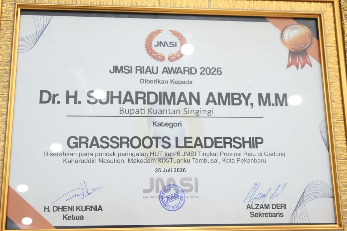 Bupati Kuansing H. Suhardiman Amby Dianugerahi JMSI Riau Award 2026