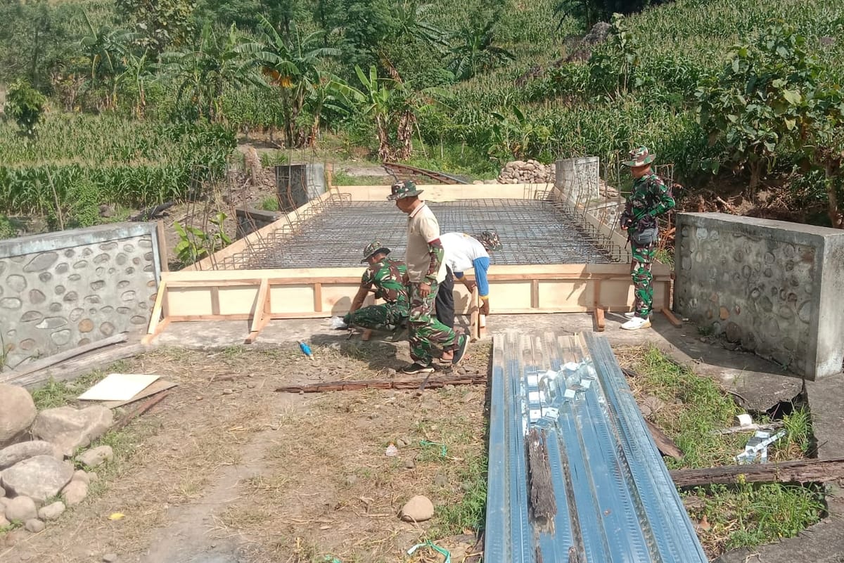 Kodim 1425 Jeneponto Anyam Kekuatan Dari Dasar Jembatan Beton Mataparallu