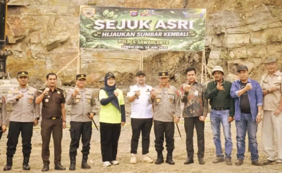 Sejuk Asri,Wakil Wali Kota Sawahlunto bersama Kapolda Sumbar Tanam 200 Pohon di Lahan Bekas Tambang, Dorong Percepatan Reklamasi