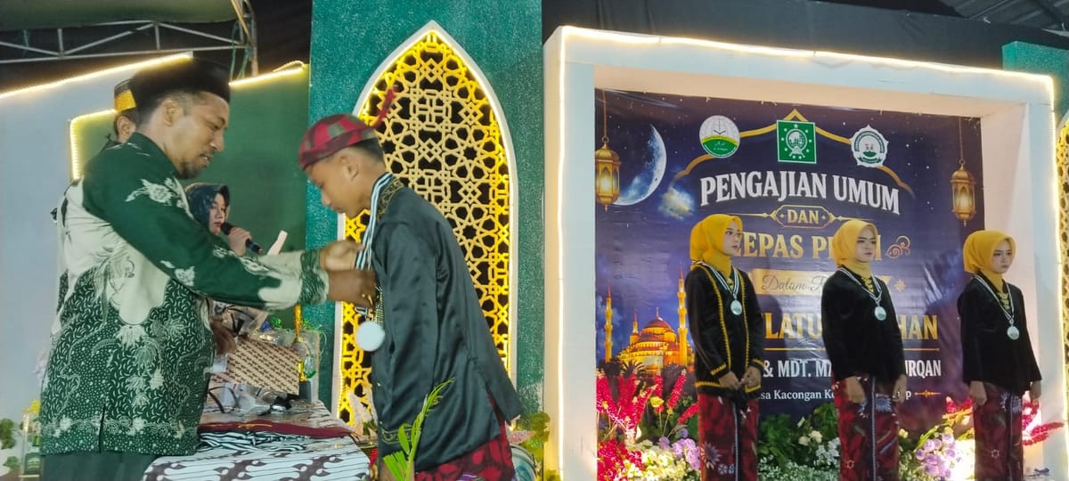 MDT Ma’arif Al Furqon Kacongan Wisuda 23 Santri, Pengurus Perkuat Fondasi IMTAQ Generasi Muda