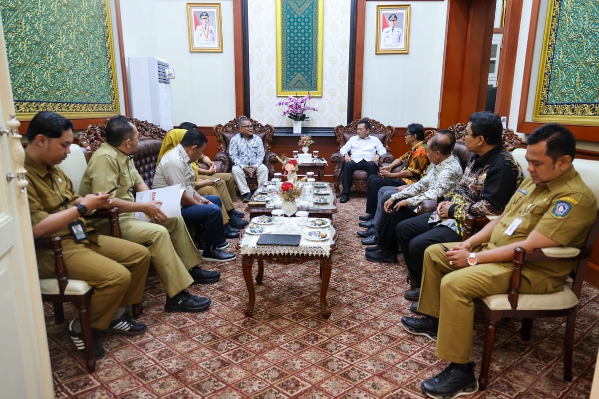 Gubernur Kepri Terima Kunjungan Komisi Informasi dan Laporan Kinerja Tahun 2025