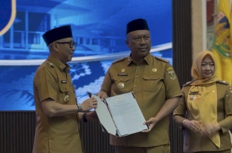 Wabup Lamteng Komang Koheri Terima SK Plt Bupati