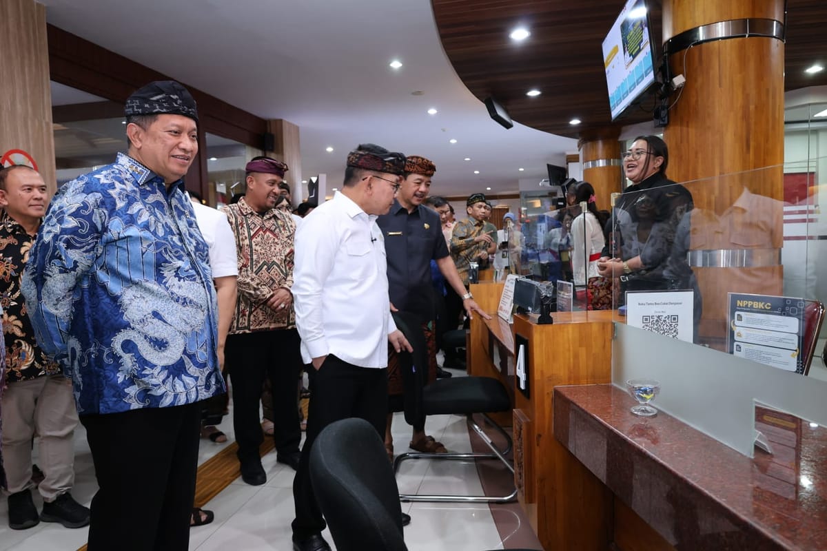 Perkuat Integrasi dan Integritas, Wamen PANRB, Kepala Staf Kepresidenan dan Wakil Ketua Ombudsman Tinjau MPP