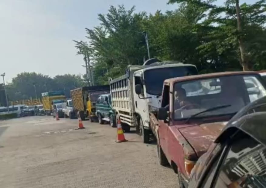 Antrean Mengular di Sejumlah SPBU Sutarto Minta Pertamina Pastikan Pasokan BBM Di Sumut Aman