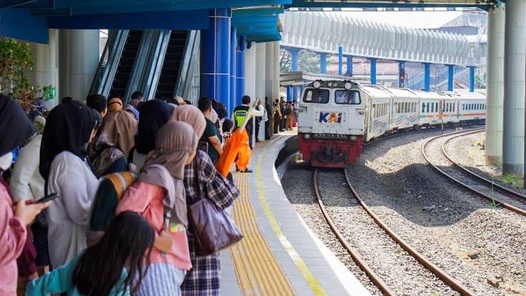 Transportasi Kereta Api Menjadi Pilihan Warga Depok dan Bogor Untuk Berwisata Ke Sukabumi