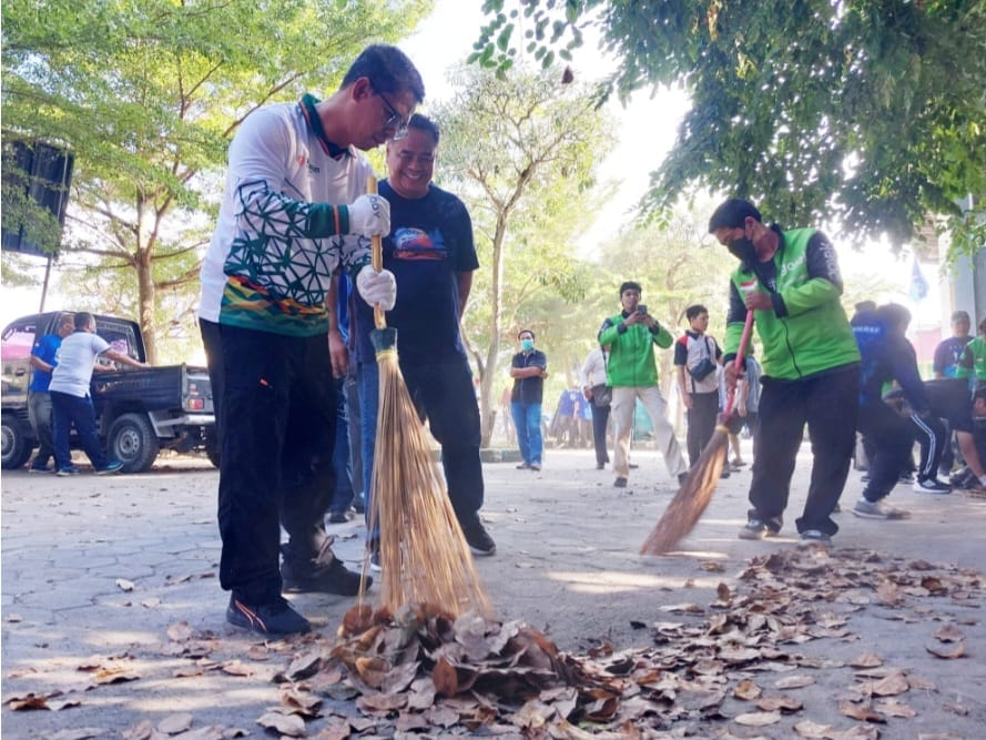 Partai Demokrat Karimun Laksanakan Aksi Sosial Gerakan Indonesia Asri Lagit Biru