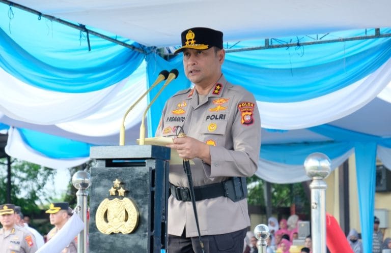1.122 Personel Polda Kalbar Naik Pangkat, Kapolda: Makin Tinggi Pangkat, Makin Besar Tanggung Jawab
