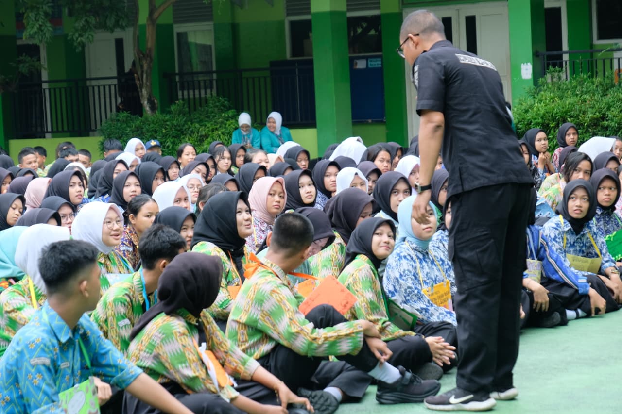 Polda Kalbar Bekali Siswa Baru Tangkal Hoaks, Literasi Digital Jadi Tameng Generasi Muda
