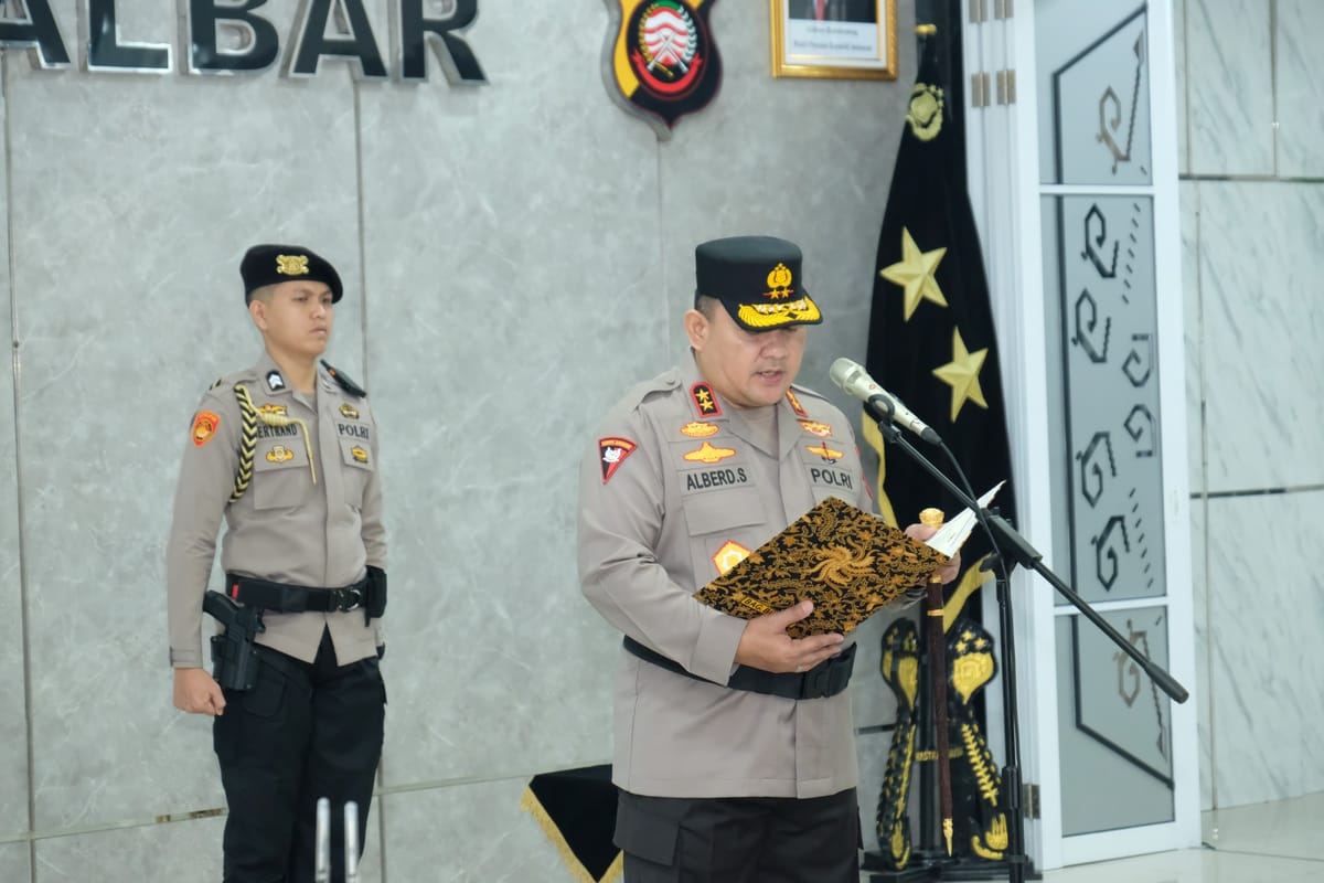 Kapolda Kalbar Mutasikan 2 PJU dan 7 Kapolres