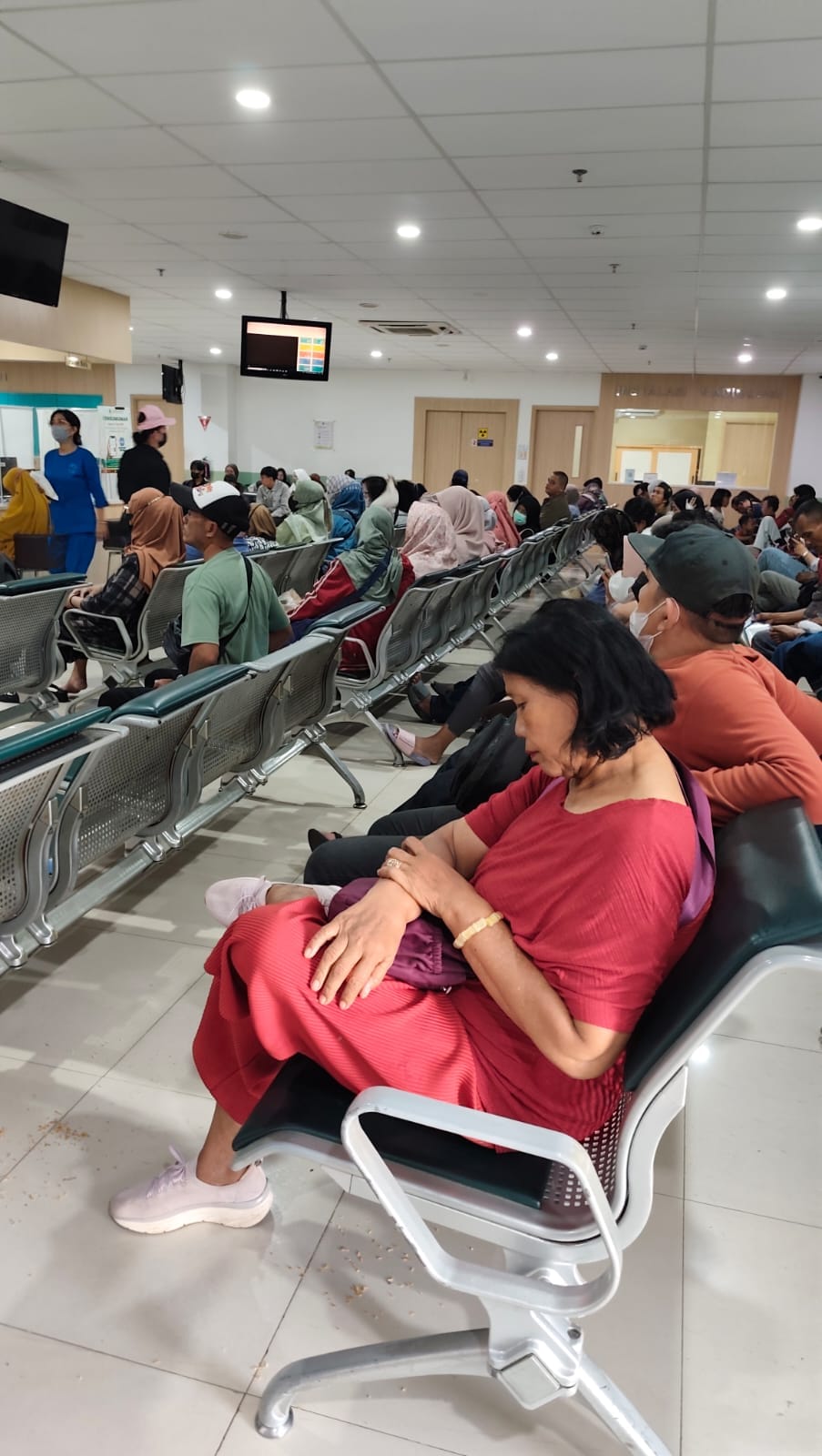 Antrean Online BPJS Sudah Jalan, Tapi Kok Masih Antre Berjam-jam? Ini Akar Masalahnya