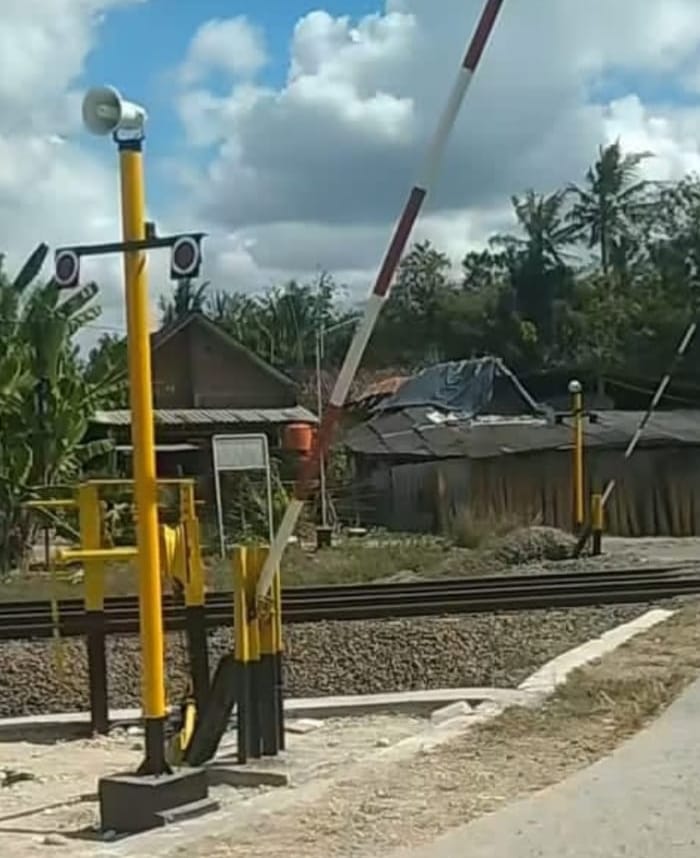 KAI Daop 6 Yogyakarta Ingatkan Masyarakat Utamakan Keselamatan di Perlintasan KA