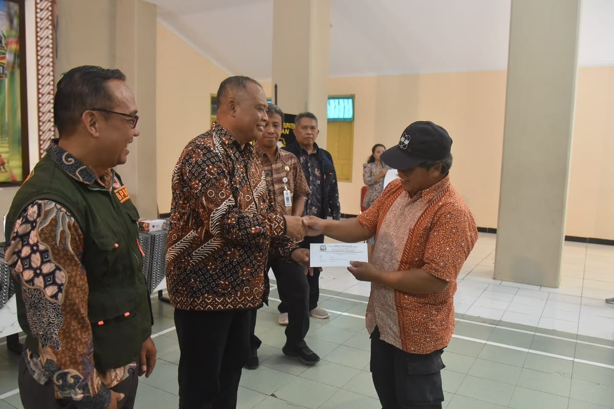 Pemkab Sleman Salurkan Bantuan Korban Bencana, Warga Diminta Waspadai El Nino dan Angin