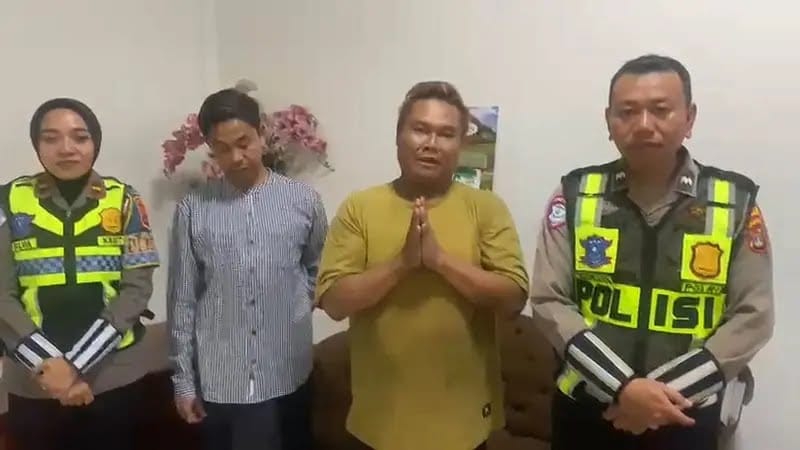 Viral, Bus Pariwisata Ugal-ugalan di Jalan Bandar Lampung, Polisi Turun Tangan dan Sopir Minta Maaf