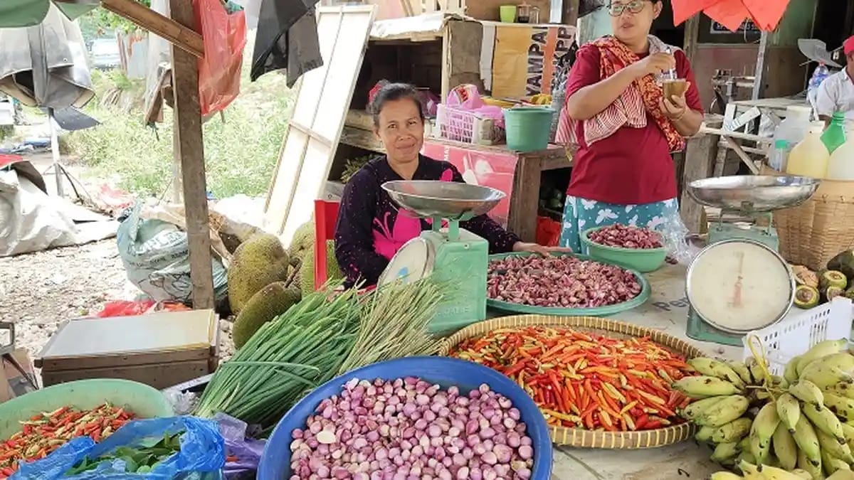 Persediaan Melimpah, Harga Bawang Dan Cabe Di Pasar Youtefa Abepura Jayapura Turun