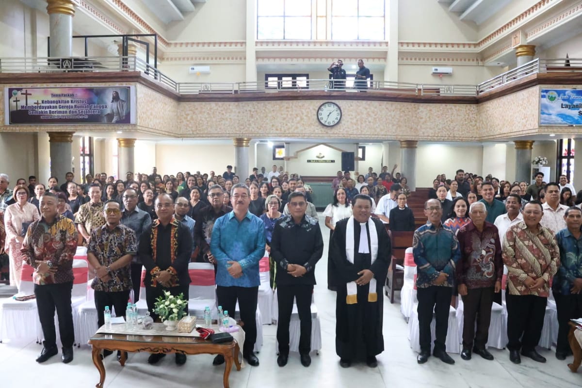 Hadiri Pentahbisan Pastori I GPM Galala, Gubernur Lewerissa Ajak Jemaat Jadikan 'Laboratorium Kasih'