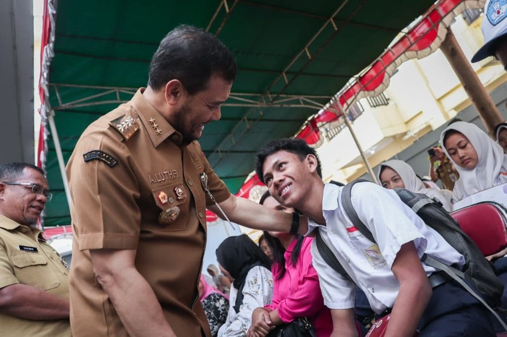 Sekolah Kemitraan Jateng Jadi Penyelamat Siswa Miskin, Ahmad Luthfi: Jangan Ada Anak Putus Sekolah