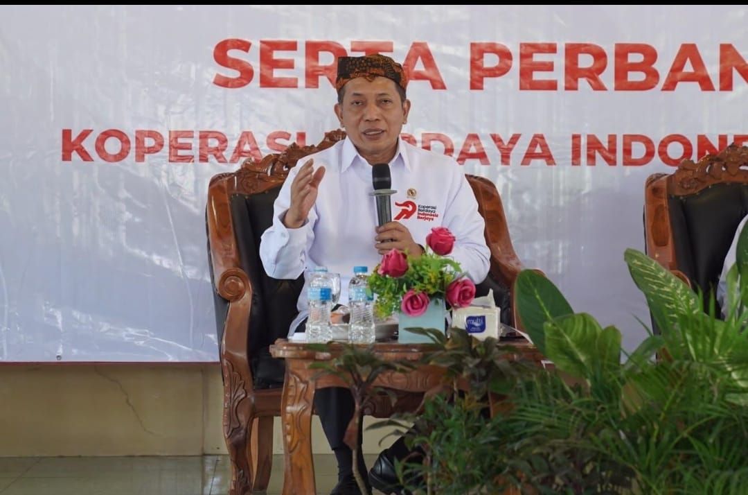 Menkop Tegaskan Penguatan Koperasi Kepada Penggerak Koperasi di Pamekasan