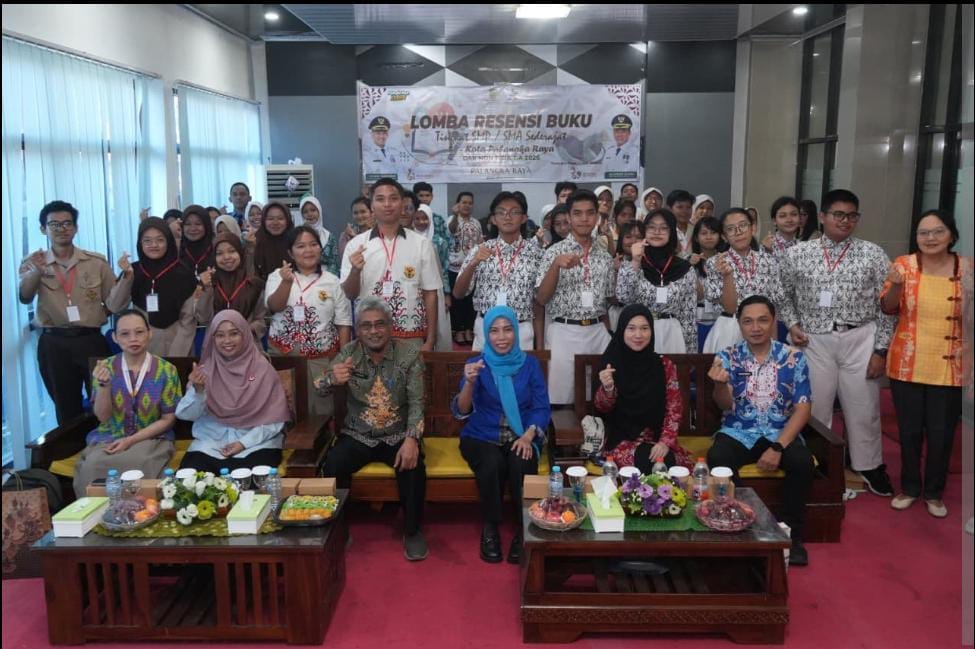 Resensi Buku Jadi Jembatan Pelajar Palangka Raya Mengasah Nalar dan Kreativitas
