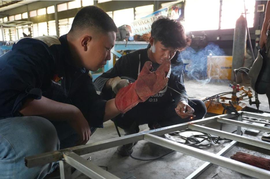 Menuju Harapan Baru, 30 Warga Palangka Raya Asah Keterampilan Las demi Masa Depan