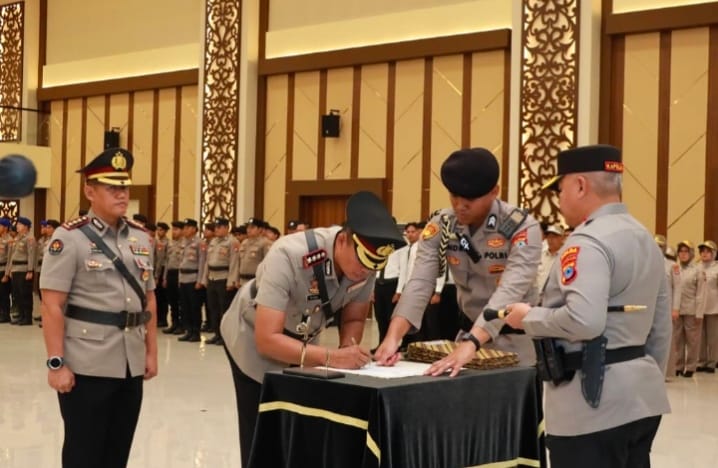 Rotasi Besar di Polda Kalsel, Kapolda Minta Pejabat Baru Gerak Cepat dan Perkuat Pelayanan Publik