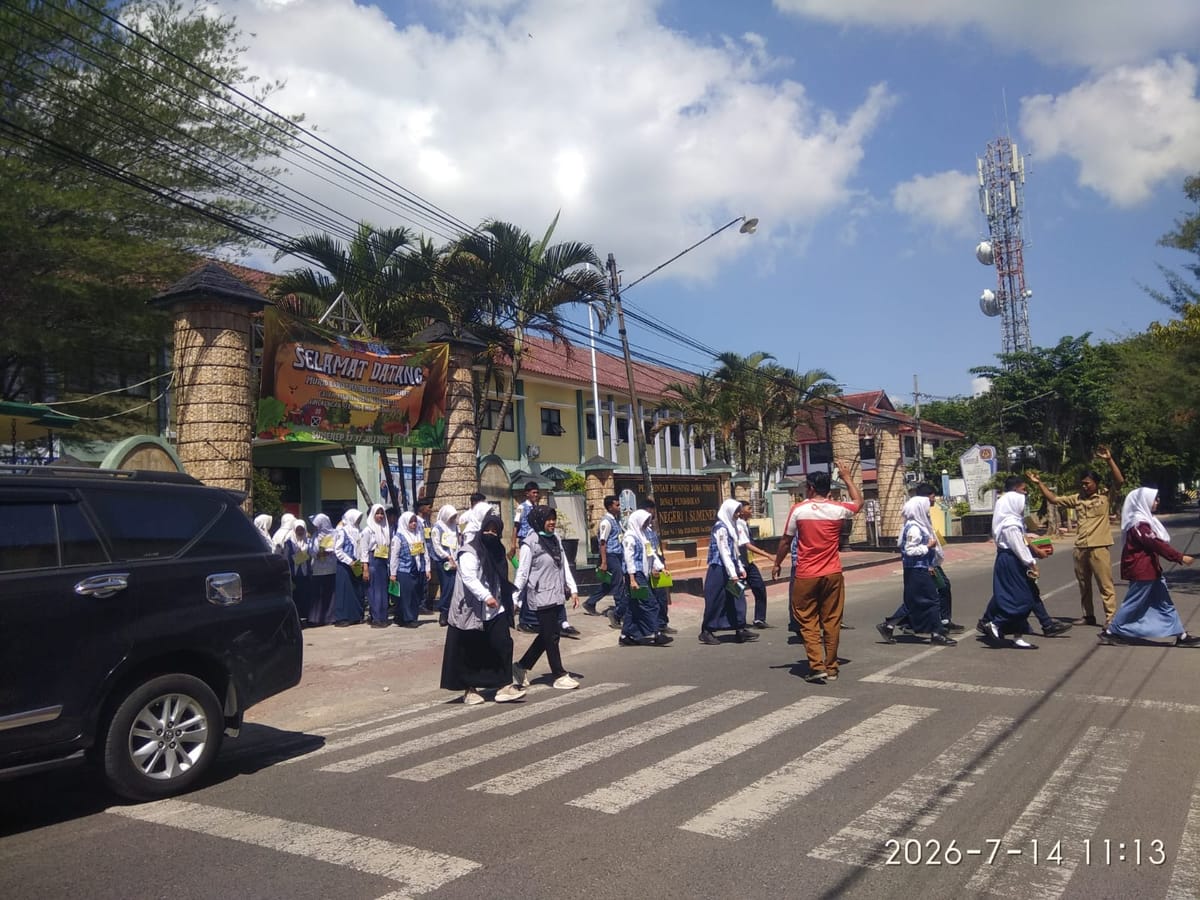 Kegiatan Siswa SMA Negeri ! Sumenep dalam Masa Pengenalan Lingkungan Sekolah.(MPLS),( foto : Rus )