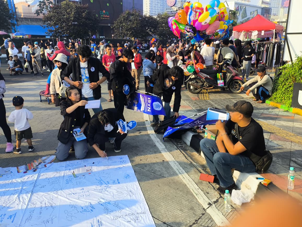 GRS Galang Ribuan Tanda Tangan Penolakan LGBT di CFD Depok