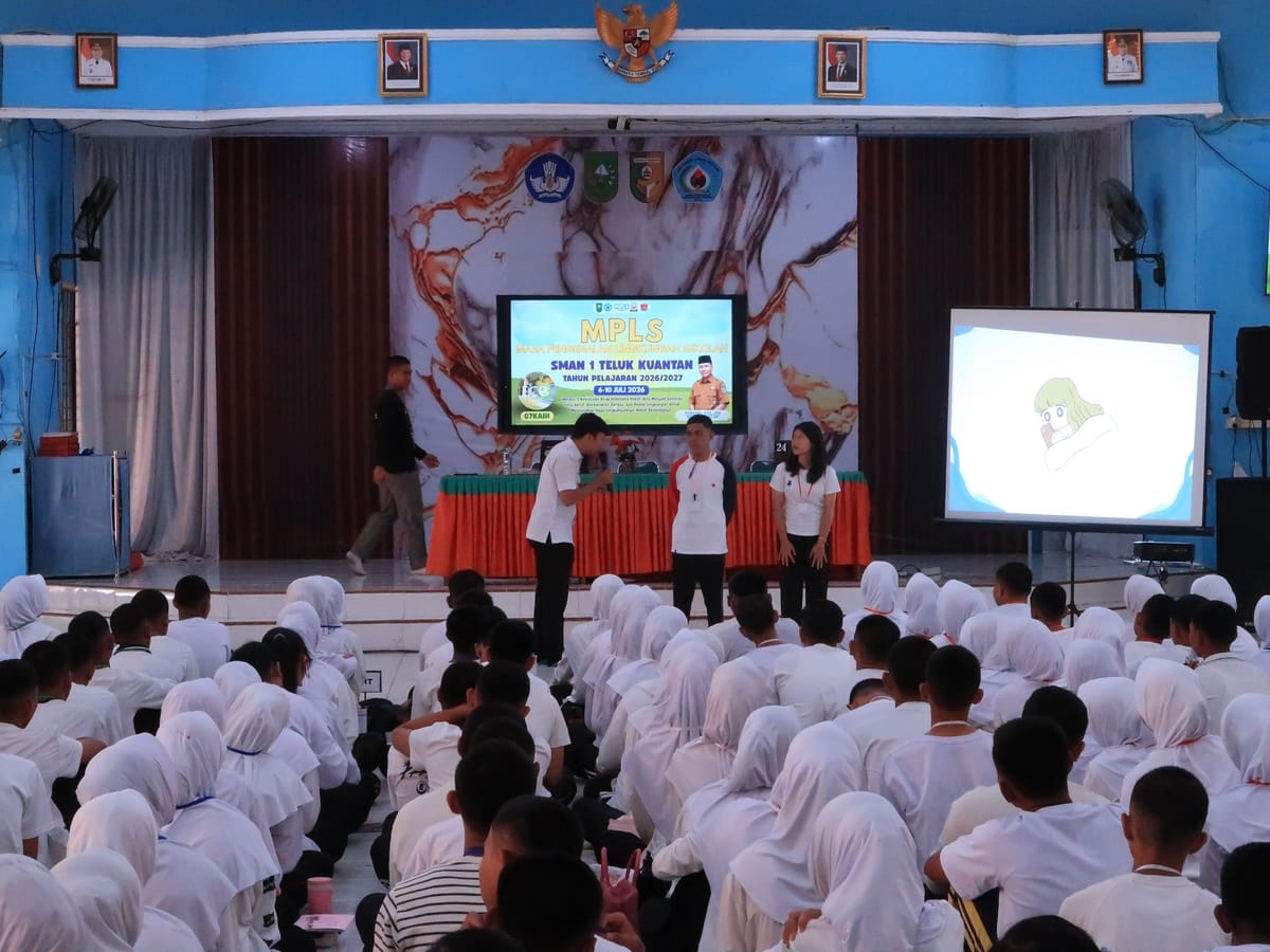 Diskominfoss Kuansing Bekali Peserta Didik Baru SMA N 1 Teluk Kuantan Dengan Literasi Digital