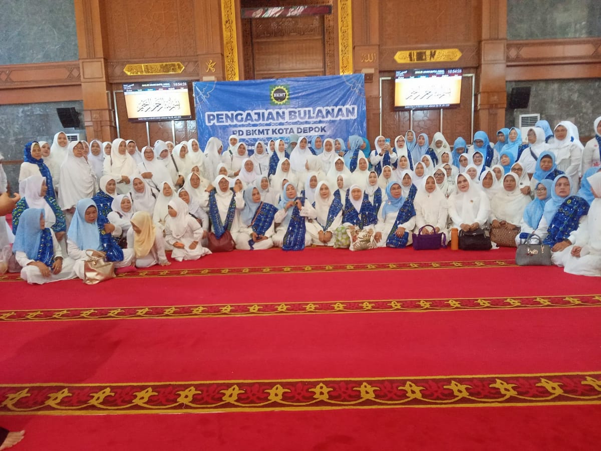 Hanifah Nayong Resmi  Menjadi Ketua BKMT Kecamatan Limo Depok