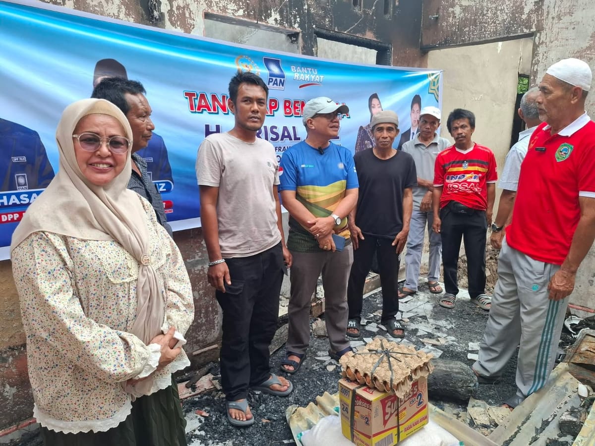 Ringankan Beban Korban Kebakaran, Anggota DPR H. Arisal Aziz Salurkan Bantuan Kemanusiaan