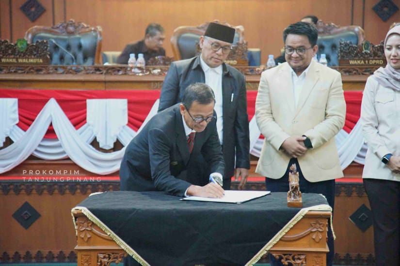 Wawako Tanjungpinang Sampaikan Nota Pengantar KUA APBD dan PPAS tahun anggaran 2027
