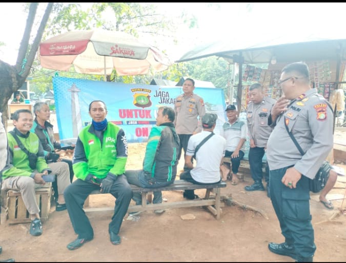 Ronda yang Kembali Menyala, Ikhtiar Warga Ciracas Menjaga Kampung Tetap Aman