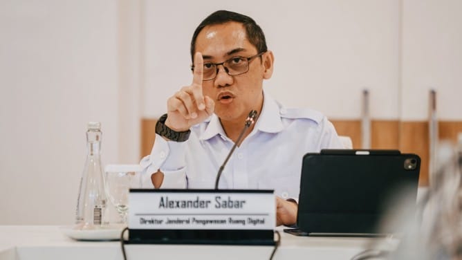 Buntut Aduan LGBTIQ+, Komdigi Minta Hornet Dihapus dari App Store dan Play Store