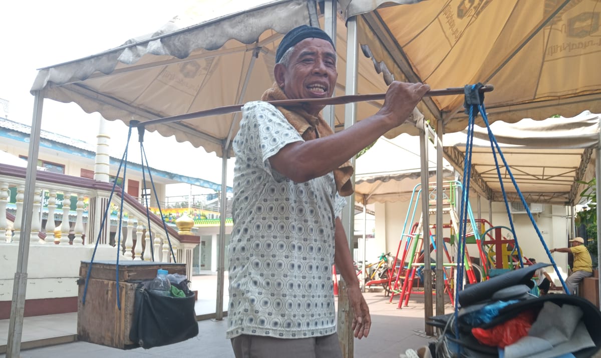 Ironi Hukum di Balik Dinding Rumah Radio I : Emas 74 Kg dan Keringat Tukang Sol Sepatu