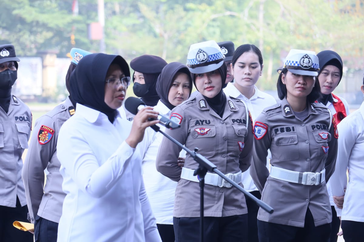 Dari Kerapian Seragam hingga Integritas Pelayanan, Polwan Kalbar Diuji Lewat Gaktibplin