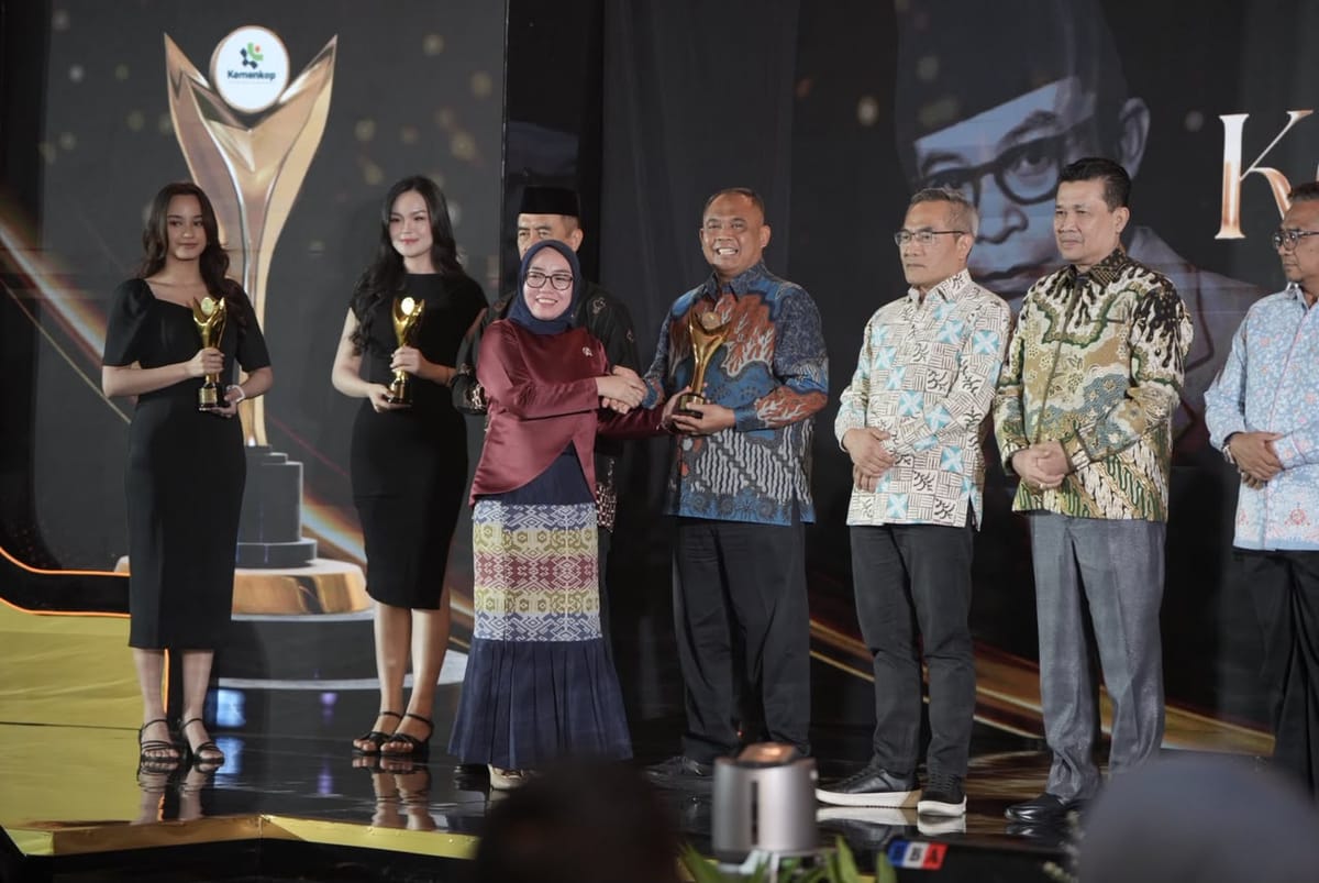 Bupati Sleman Raih Penghargaan Nayaka Mahambara, Kementerian Koperasi Dorong Koperasi Naik Kelas