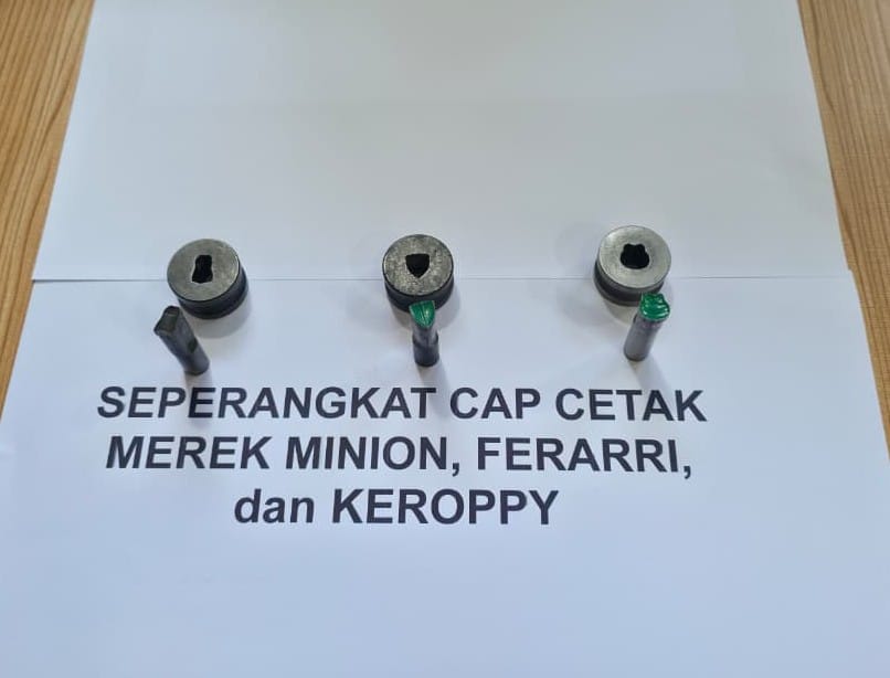 Polda Lampung  Bongkar Home Industry Pil Ekstasi di Natar, Lima Orang Diamankan