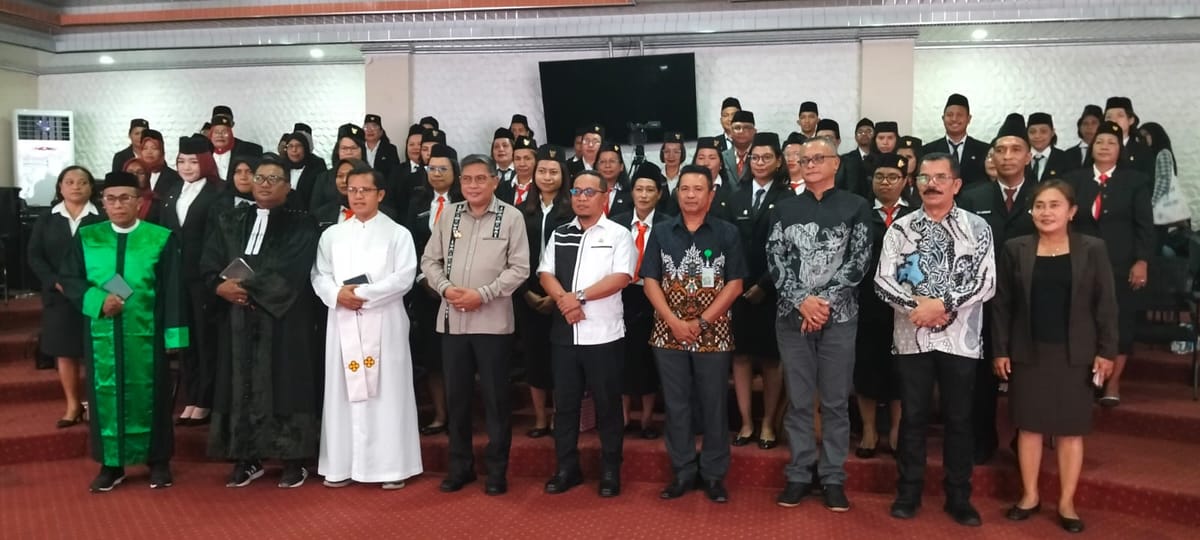 Lantik 52 Pejabat Fungsional, Wali Kota Ambon Tekankan Birokrasi Bersih dan Berbasis Kompetensi