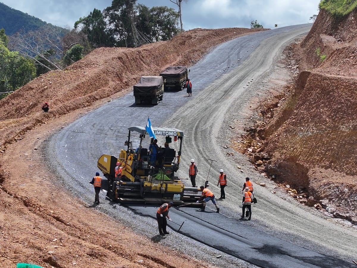 Menembus Pegunungan dan Tebing Curam Akses Trans Papua  Mamberamo–Elelim di Buka