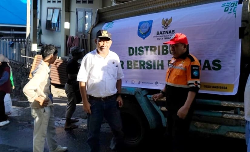 BAZNAS Kota Ternate Distribusi Air Bersih Kepada Masyarakat Terdampak Kemarau
