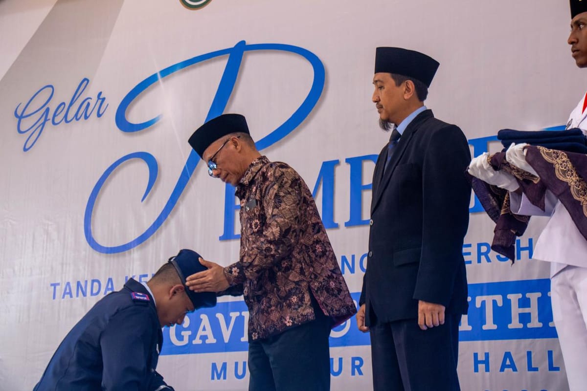 Baret di Kepala, Kepemimpinan Dipertaruhkan: SMA Al Hikmah IIBS Batu Gembleng Generasi Muda